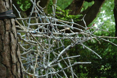  hangend papierobjec branches2t 2013 Ommen ©irma horstman