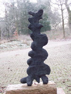 sculpture that could have been found in the forest ©irmahorstman